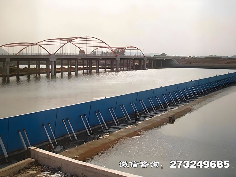 防腐涂層鋼壩用于沿海地區(qū)與腐蝕性環(huán)境工程，由水務(wù)局、海洋工程公司及環(huán)保企業(yè)采用。鋼制壩體表面噴涂聚脲或環(huán)氧樹(shù)脂涂層，耐鹽霧、酸堿腐蝕。支持大流量排澇與生態(tài)補(bǔ)水，適配河口區(qū)域綜合治理需求。防腐涂層鋼壩價(jià)格電話微信聯(lián)系廠家。