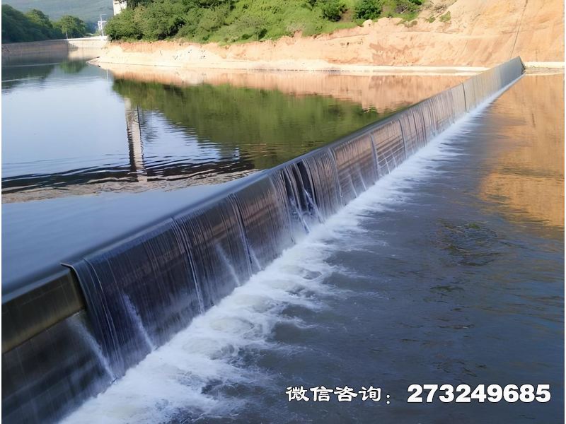 城市雨水花園壩用于海綿城市建設(shè)與雨水資源化利用，由水務(wù)局、市政工程公司及規(guī)劃部門(mén)采用。鋼制壩體調(diào)蓄雨水，支持滲透、凈化與回用功能。適配社區(qū)雨水花園與生態(tài)停車(chē)場(chǎng)，提升城市雨水管理效率與生態(tài)效益。城市雨水花園壩價(jià)格電話微信聯(lián)系廠家。