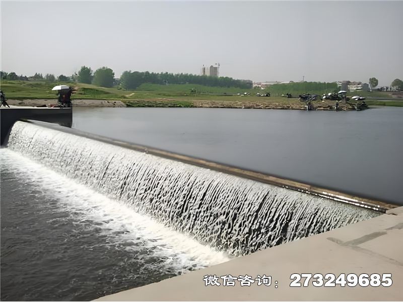 水庫(kù)溢洪道鋼壩